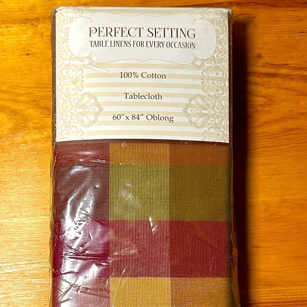 NWT perfect setting autumn tablecloth. 60x84 oblong. Never opened